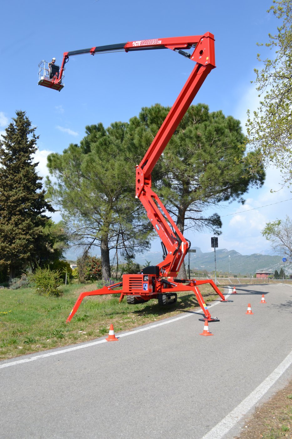 Sistemi di radiocomando avanzati per la traslazione e stabilizzazione dei ragni cingolati