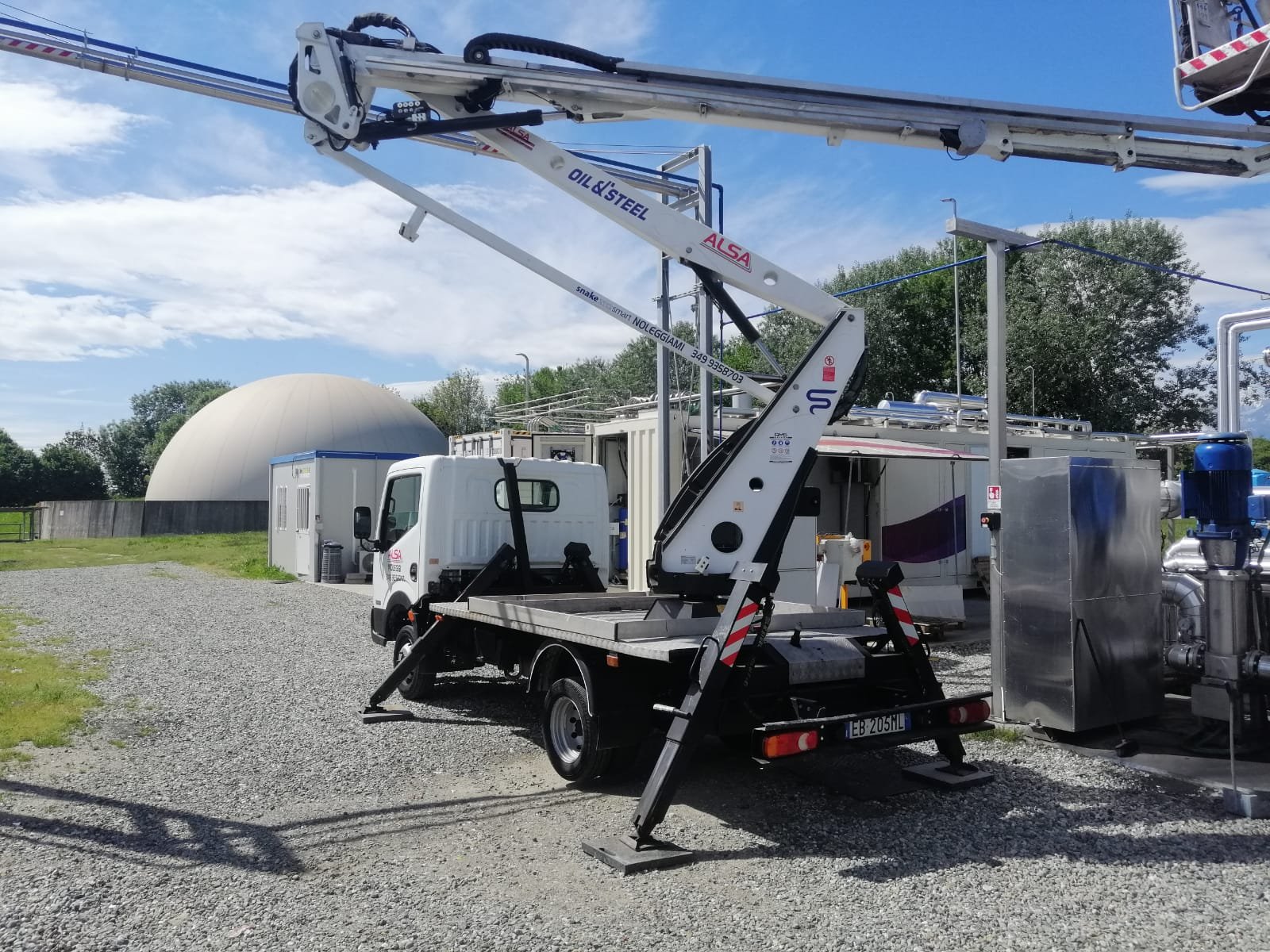 Autocarrate sopra i 35 metri (patente C): stabilizzatori a ragno e grandi altezze