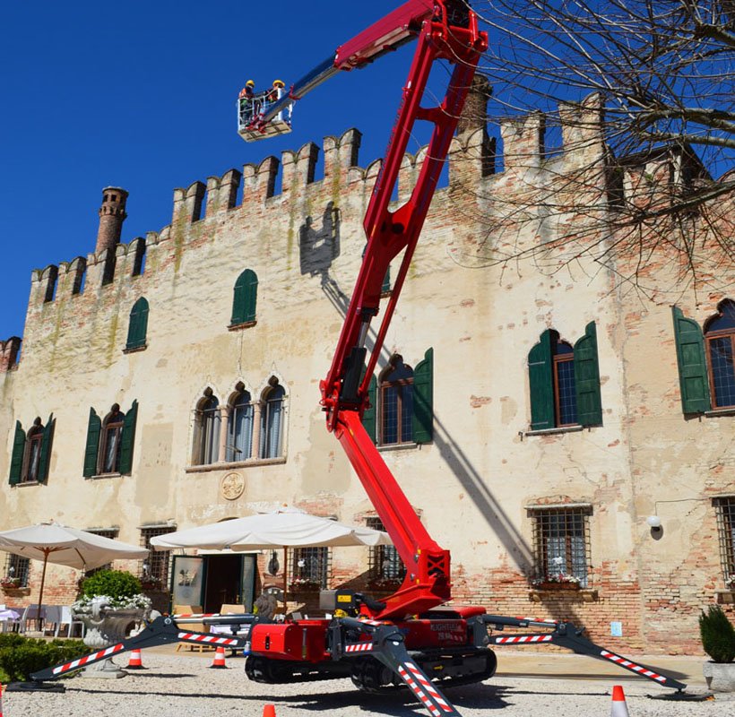 Piattaforme ragno cingolate: operazioni su pendenze estreme e pavimenti fragili